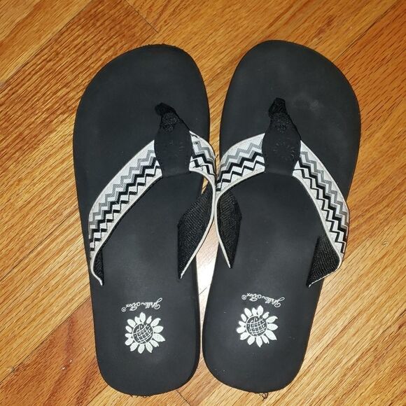 Yellow Box Sandals - Picture 4 of 6